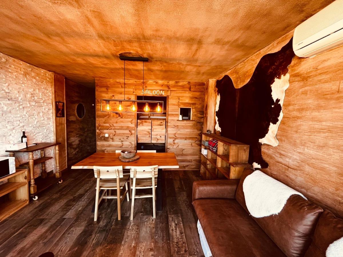 Апартаменты Old West House Pantano De San Juan Сан-Мартин-де-Вальдейглесьяс Экстерьер фото