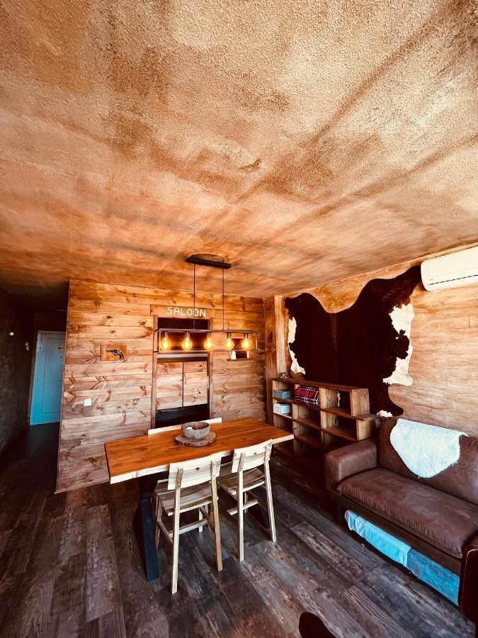 Апартаменты Old West House Pantano De San Juan Сан-Мартин-де-Вальдейглесьяс Экстерьер фото