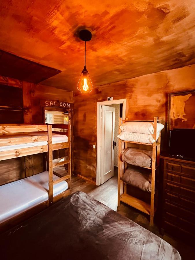 Апартаменты Old West House Pantano De San Juan Сан-Мартин-де-Вальдейглесьяс Экстерьер фото